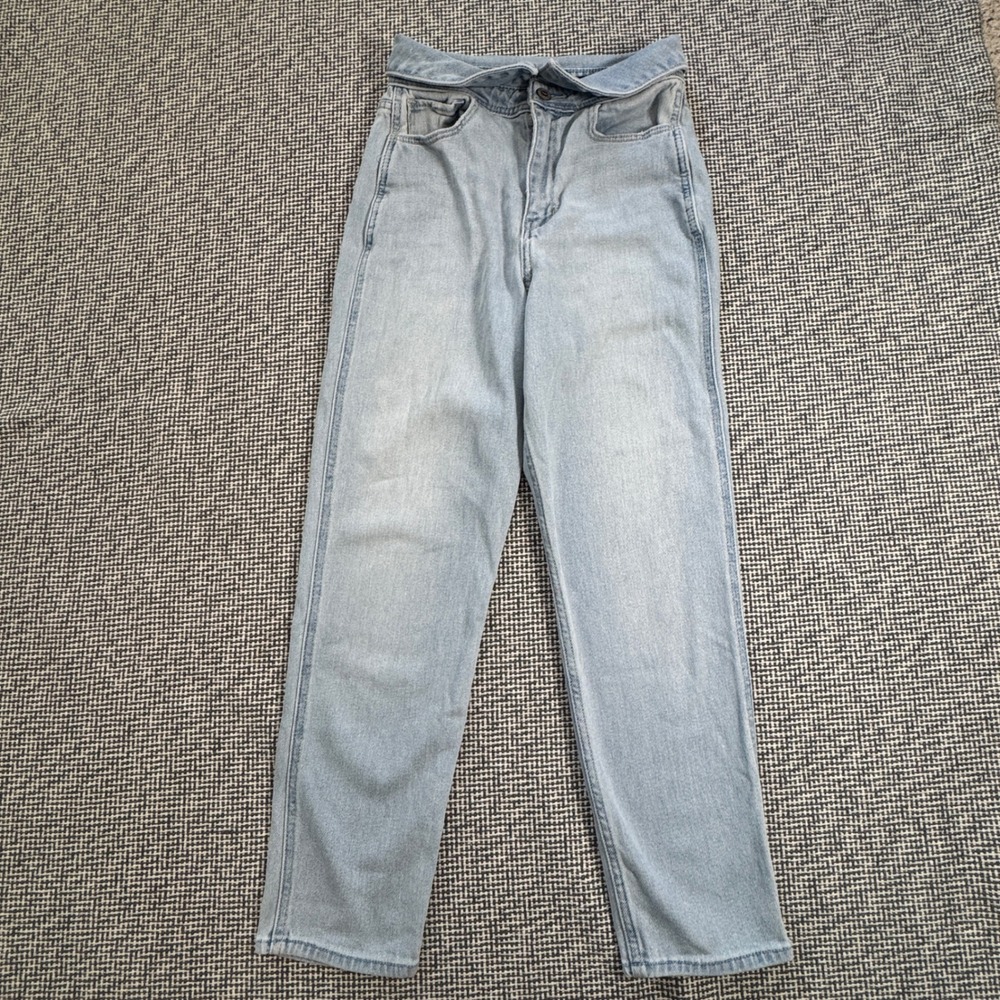 Hollister Ultra High-Rise Mom Jeans Light Wash Fold Over Waist 3R W26 L27